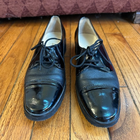 Salvatore Ferragamo lace up leather shoes, size 8.5 - Picture 2 of 10